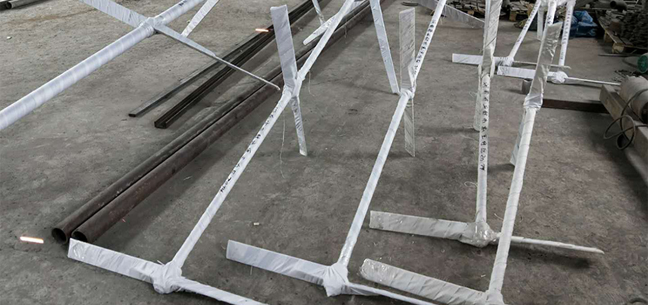 2019年4月3日，河南開(kāi)封某制藥公司采購(gòu)的10臺(tái)溶藥槽、混合反應(yīng)槽攪拌設(shè)備如期發(fā)貨。